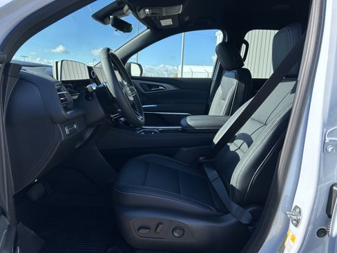 New 2026 Chevrolet Traverse LT w/ Enhanced Driving Package image 4