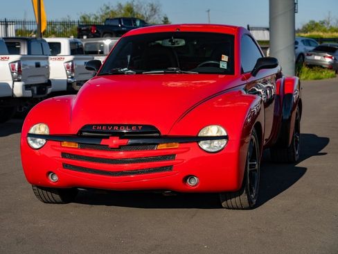 Used 2003 Chevrolet SSR w/ Preferred Equipment Group image 4