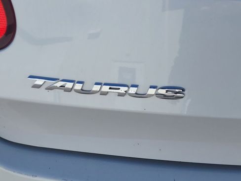 Used 2011 Ford Taurus SEL w/ 201A Rapid Spec Order Code image 7