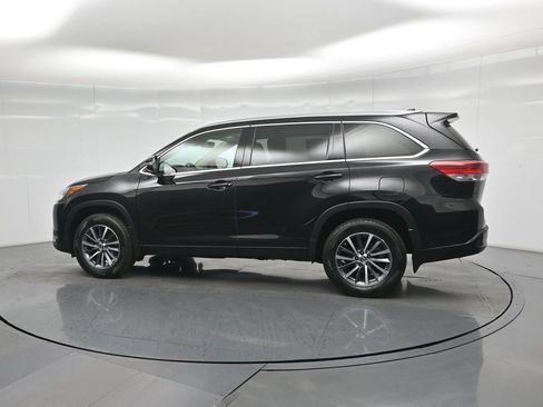 Used 2018 Toyota Highlander XLE AWD/4WD image 6