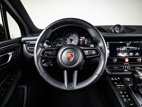 Certified 2026 Porsche Macan S AWD/4WD image 26