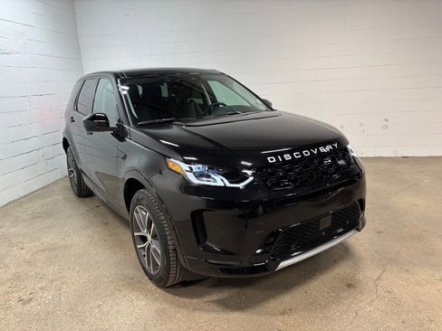 New 2025 Land Rover Discovery Sport S image 4