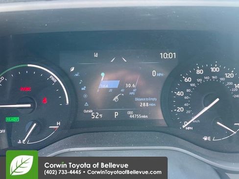 Used 2025 Toyota Sienna XLE image 10