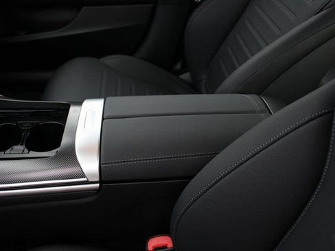 Used 2024 Mercedes-Benz C 300 4MATIC Sedan image 7