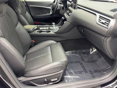 Used 2025 Genesis G70 2.5T image 44