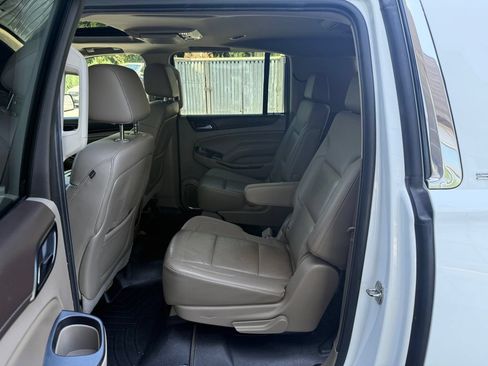 Used 2015 GMC Yukon XL SLT w/ Open Road Package AWD/4WD image 35