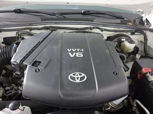 Used 2012 Toyota Tacoma PreRunner image 17