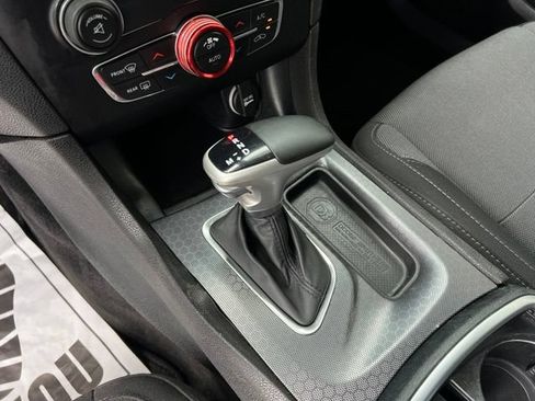Used 2015 Dodge Charger SXT RWD image 36
