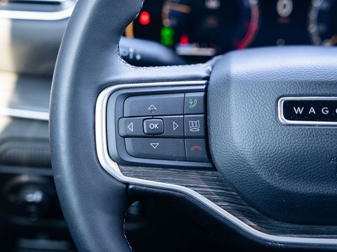 Used 2024 Jeep Wagoneer L Series II w/ Flexible Seating Group image 26