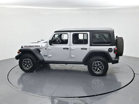Used 2024 Jeep Wrangler Unlimited Rubicon AWD/4WD image 47