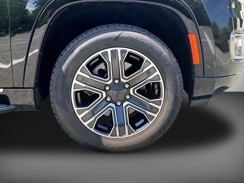 Certified 2024 Jeep Wagoneer Series II AWD/4WD image 34