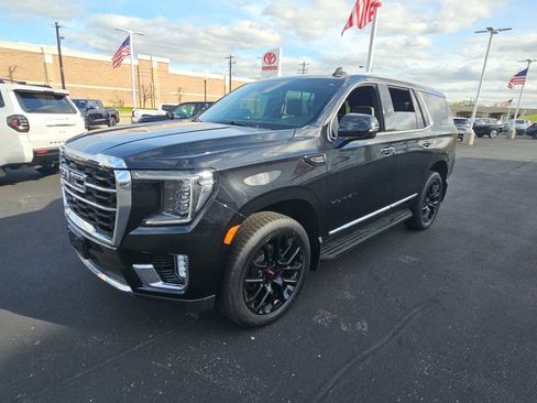 Used 2024 GMC Yukon SLT w/ SLT Premium Package AWD/4WD image 7