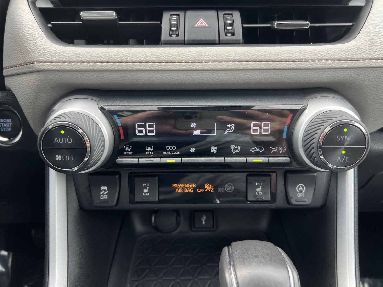 Used 2021 Toyota RAV4 XLE Premium AWD/4WD image 20