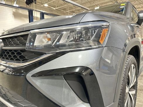 Used 2022 Volkswagen Taos SE image 27