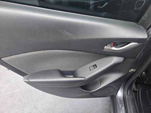 Used 2014 MAZDA MAZDA3 i Touring image 22