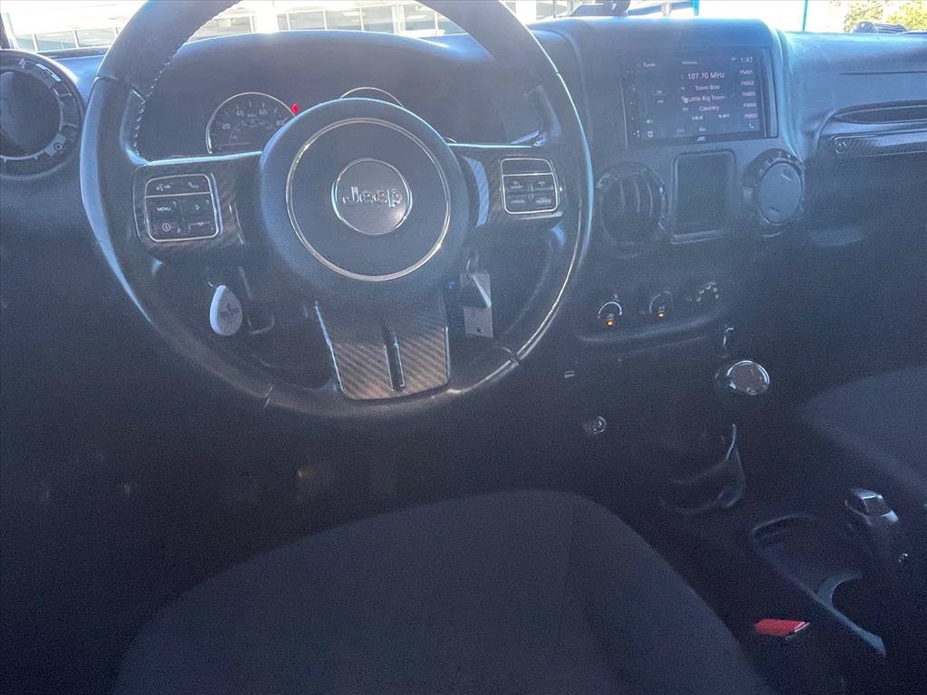 Used 2015 Jeep Wrangler Unlimited Sport w/ Connectivity Group AWD/4WD image 8