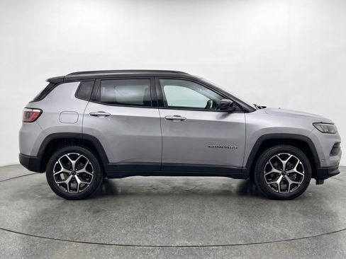 Used 2025 Jeep Compass Limited AWD/4WD image 11