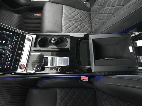 Used 2022 Audi S8 image 34