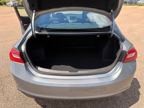 Used 2024 Chevrolet Malibu LT image 11