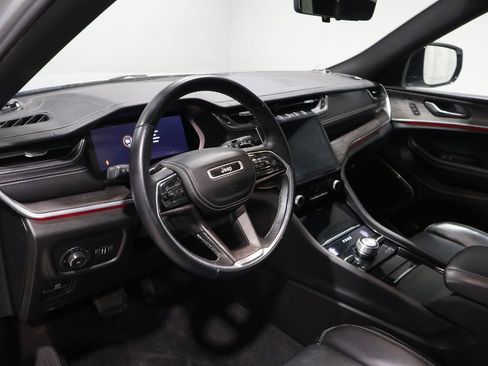 Used 2021 Jeep Grand Cherokee L Overland w/ Luxury Tech Group IV AWD/4WD image 14