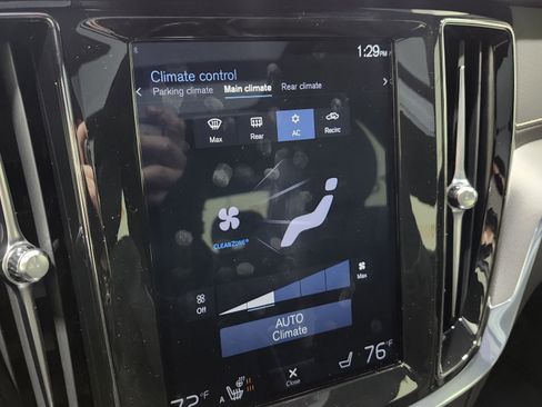 Used 2020 Volvo S60 T6 R-Design image 34