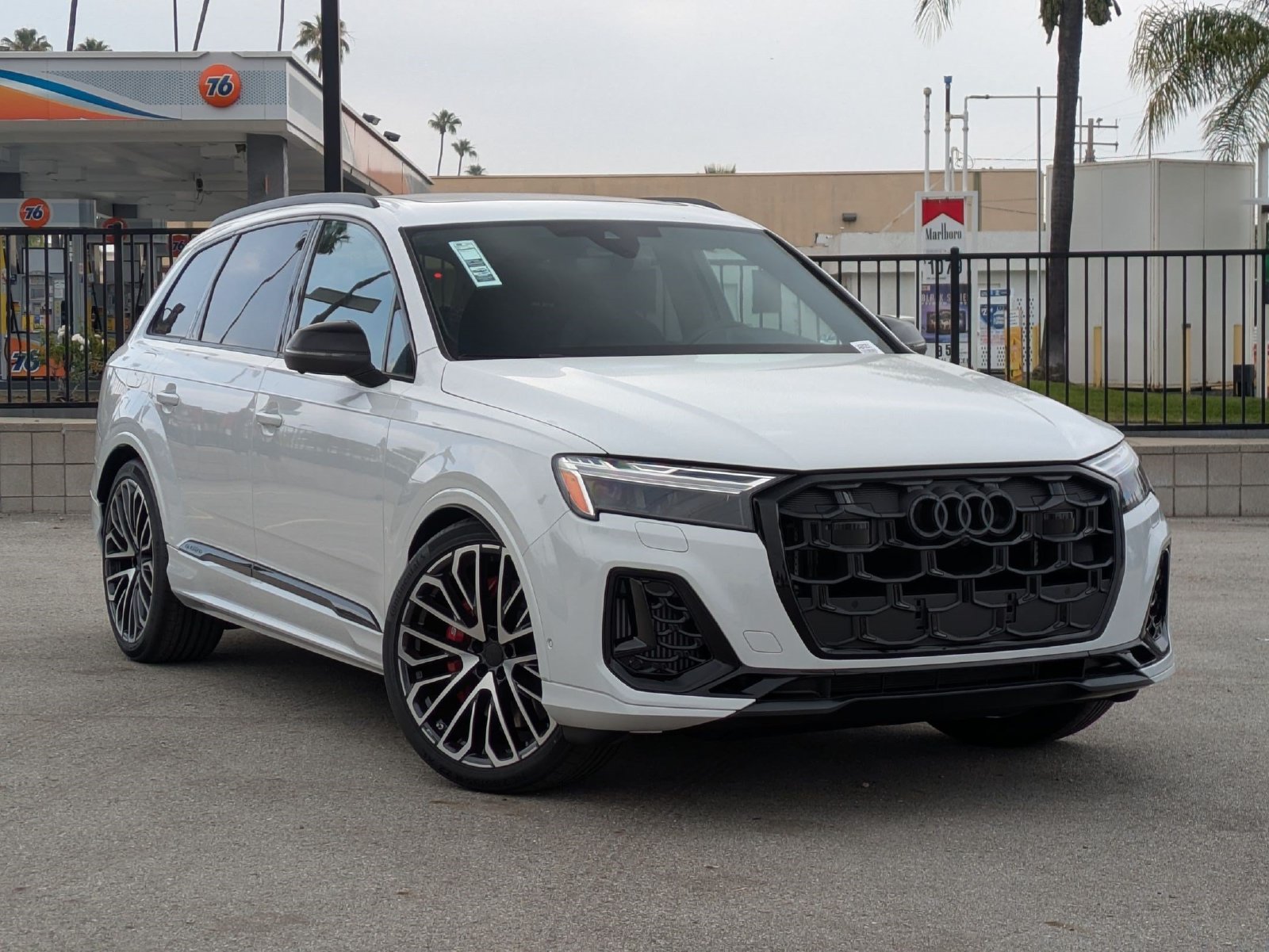 Used 2026 Audi SQ7 Premium Plus AWD/4WD image 19
