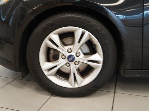 Used 2014 Ford Focus SE w/ SE Winter Package FWD image 16