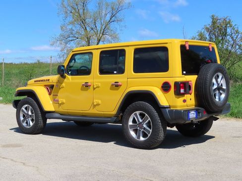 Used 2019 Jeep Wrangler Unlimited Sahara AWD/4WD image 23