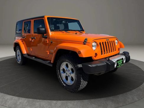 Used 2013 Jeep Wrangler Unlimited Sahara w/ Dual Top Group AWD/4WD image 3
