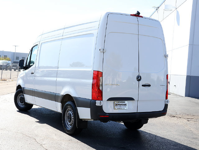 Used 2025 Mercedes-Benz Sprinter 2500 image 2