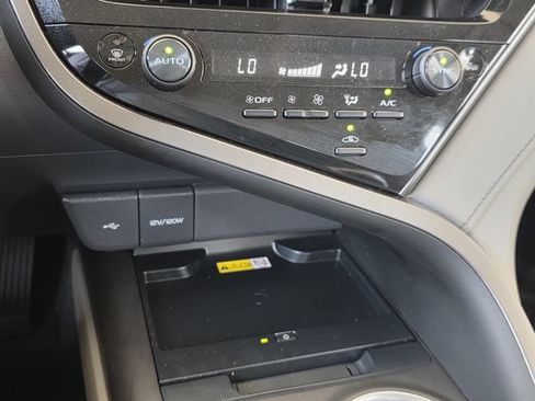 Used 2023 Toyota Camry XLE FWD image 17