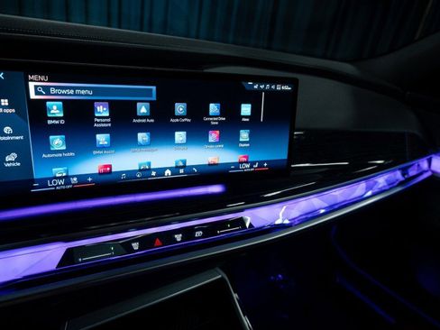 Used 2024 BMW i7 xDrive60 image 27