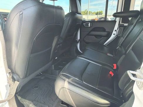 Used 2022 Jeep Wrangler Unlimited Sahara w/ LED Lighting Group AWD/4WD image 16