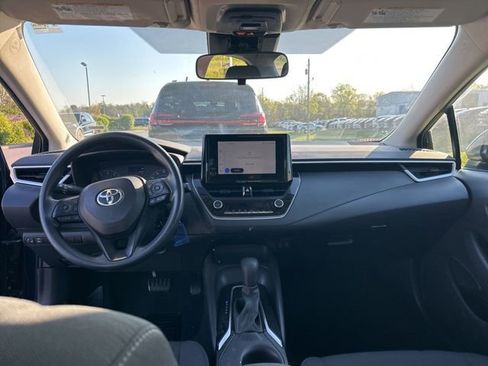 Used 2023 Toyota Corolla LE image 5