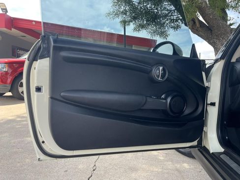Used 2017 MINI Cooper 2-Door Hardtop FWD image 18