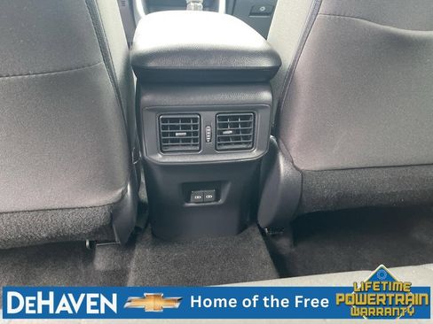 Used 2025 Toyota RAV4 XLE AWD/4WD image 20