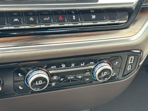 Used 2024 GMC Sierra 1500 SLT image 28