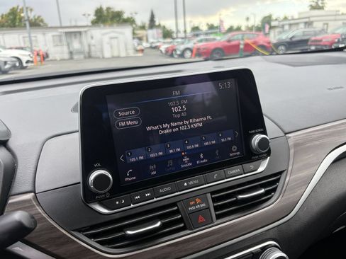 Used 2025 Nissan Altima 2.5 SV FWD image 20