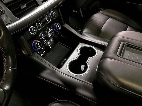 Used 2022 Chevrolet Tahoe RST w/ Luxury Package AWD/4WD image 33
