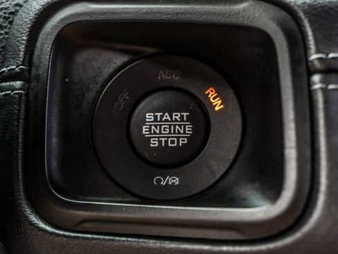 Used 2024 Jeep Wrangler Unlimited Sahara AWD/4WD image 26