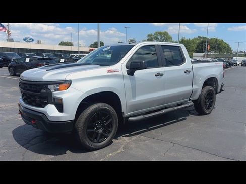 Used 2022 Chevrolet Silverado 1500 Custom Trail Boss w/ LPO, Dark Essentials Package AWD/4WD image 4