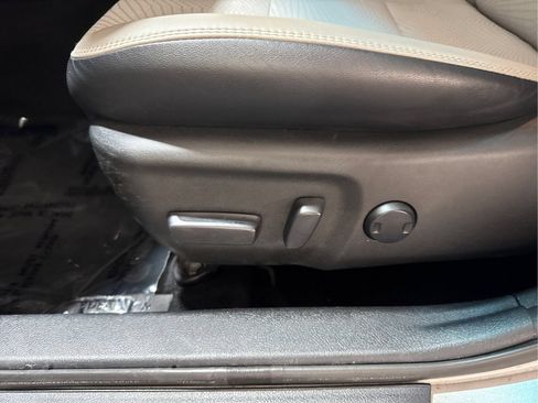 Used 2017 Toyota Camry SE FWD image 18