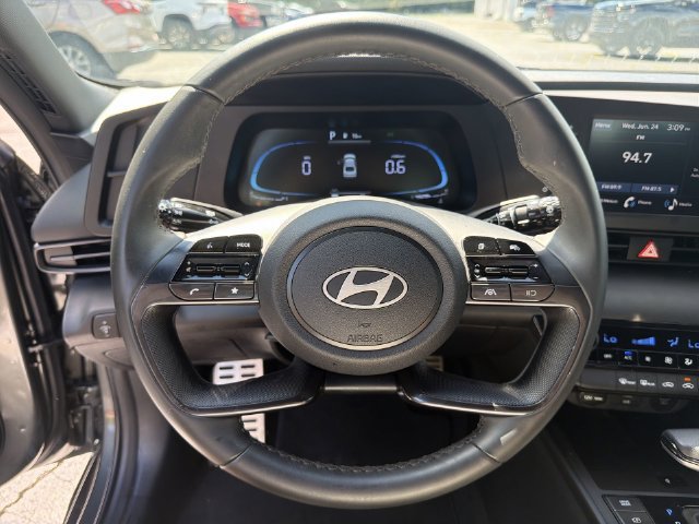 Used 2025 Hyundai Elantra Sport FWD image 28