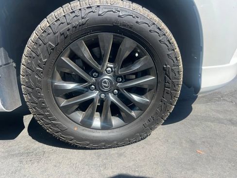 Used 2023 Lexus GX 460 Premium w/ Premium Package AWD/4WD image 5