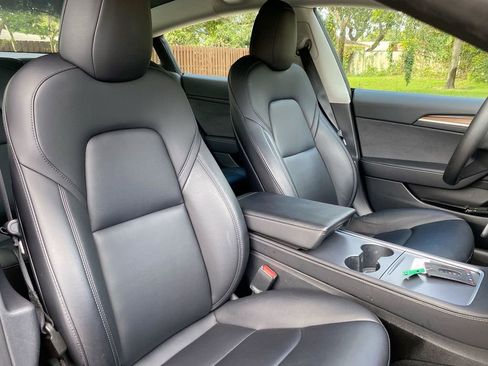 Used 2022 Tesla Model 3 image 32