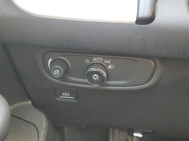 Used 2022 GMC Terrain SLE w/ Driver Convenience Package FWD image 18