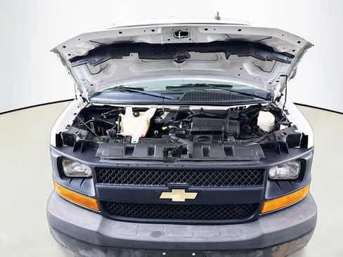 Used 2016 Chevrolet Express 3500 Extended image 24