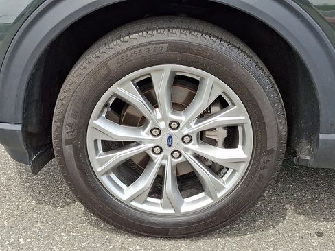 Used 2023 Ford Explorer XLT w/ Equipment Group 202A AWD/4WD image 8