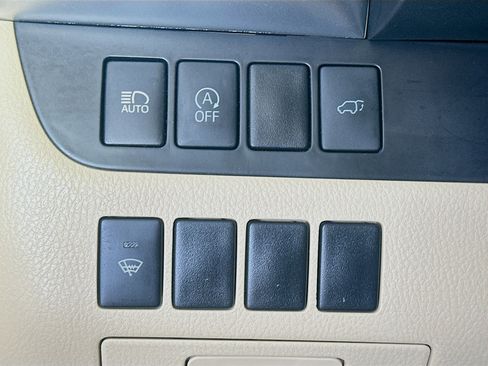 Used 2017 Toyota Highlander XLE FWD image 17