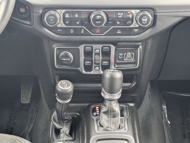 Certified 2026 Jeep Wrangler Unlimited Sahara AWD/4WD image 19